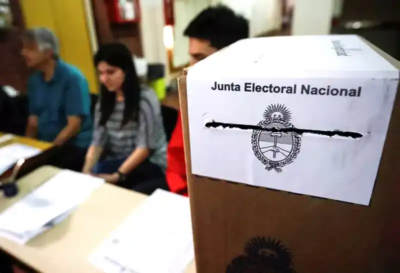 Telegramas. A las autoridades de mesa