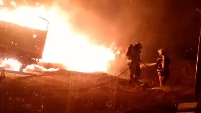 Se prendió fuego un camión en la ruta 12