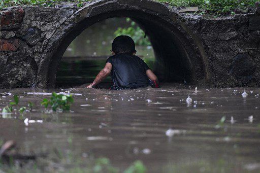 PASO DE TORMENTA PILAR por Centroamérica acaba con la vida de 4 personas y destruye cultivos