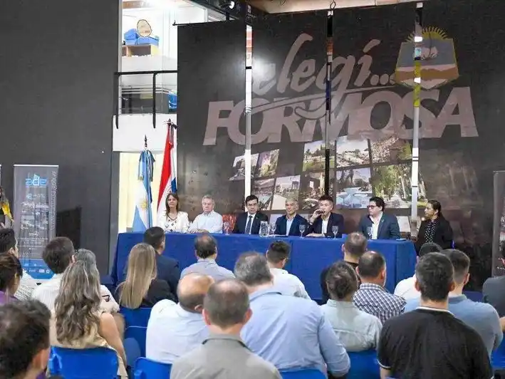 Formosa impulsa la inserción
comercial y empresarial con Paraguay