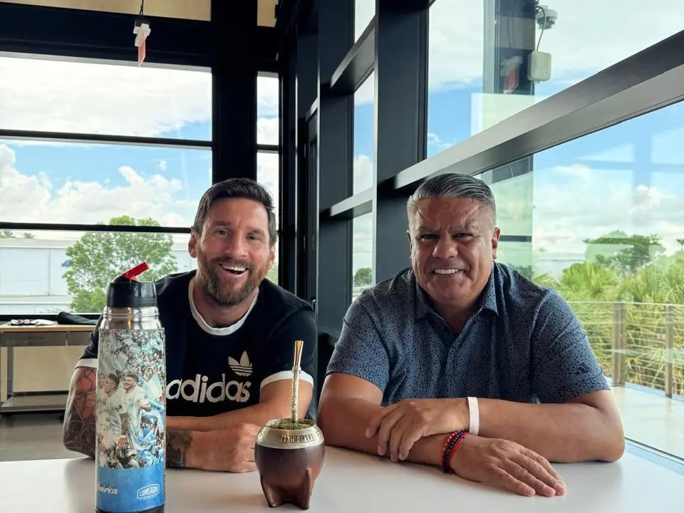 Chiqui Tapia se reunió con Messi en EE.UU. y encendió rumores por la ausencia de Mascherano