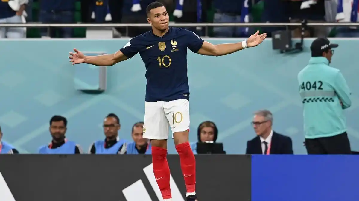 MBAPPÉ MARCA DOS GOLITOS que dan victoria a Francia y lo convierten en «pichichi» de Catar 2022