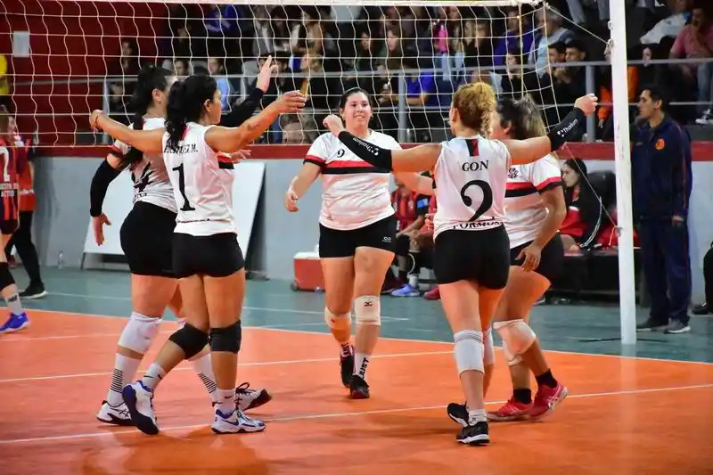 Defensores de Evita le ganó la
primera final a 8 de Diciembre