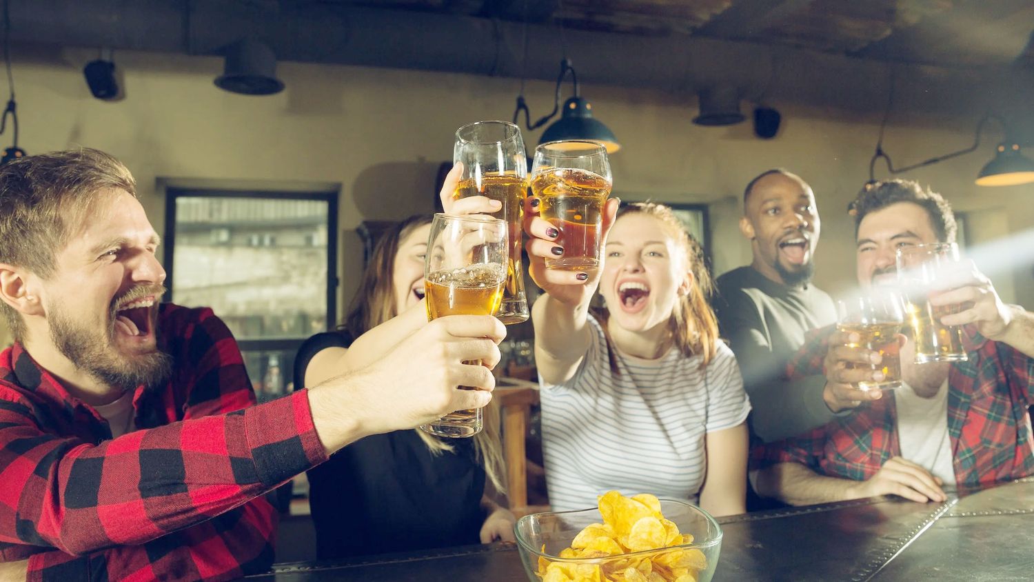 Descubren las neuronas responsables de los atracones de alcohol