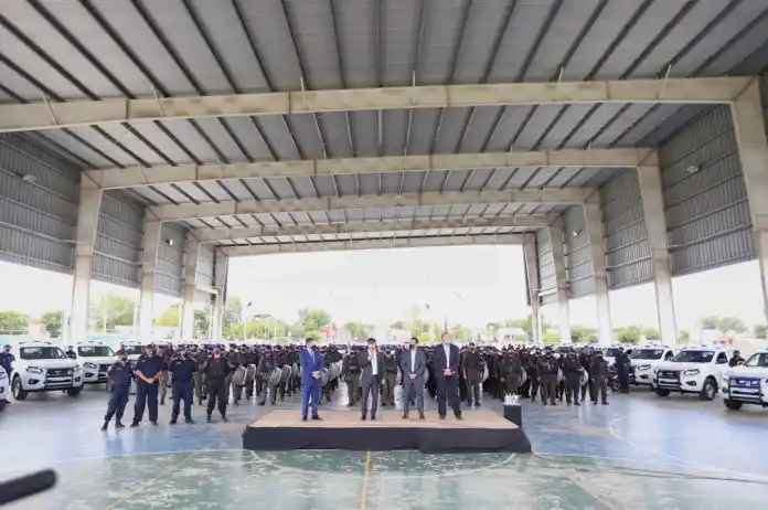 Kicillof y una nueva advertencia a la Policía: “Fuera de la ley, nada”