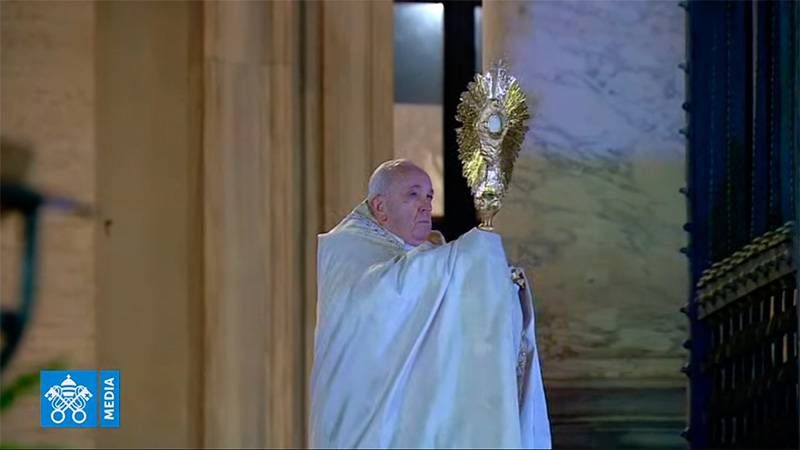 "Nadie se salva solo" de la pandemia, afirmó el Papa Francisco