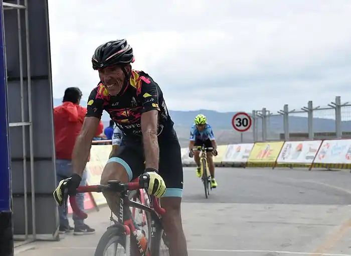 Roberto Martínez brilló en la Vuelta de San Juan Master