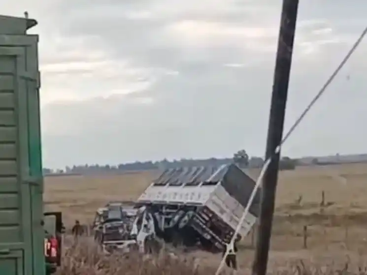 El siniestro vial se registró cerca de las 15, entre Chovet y Firmat. Foto: Gentileza.