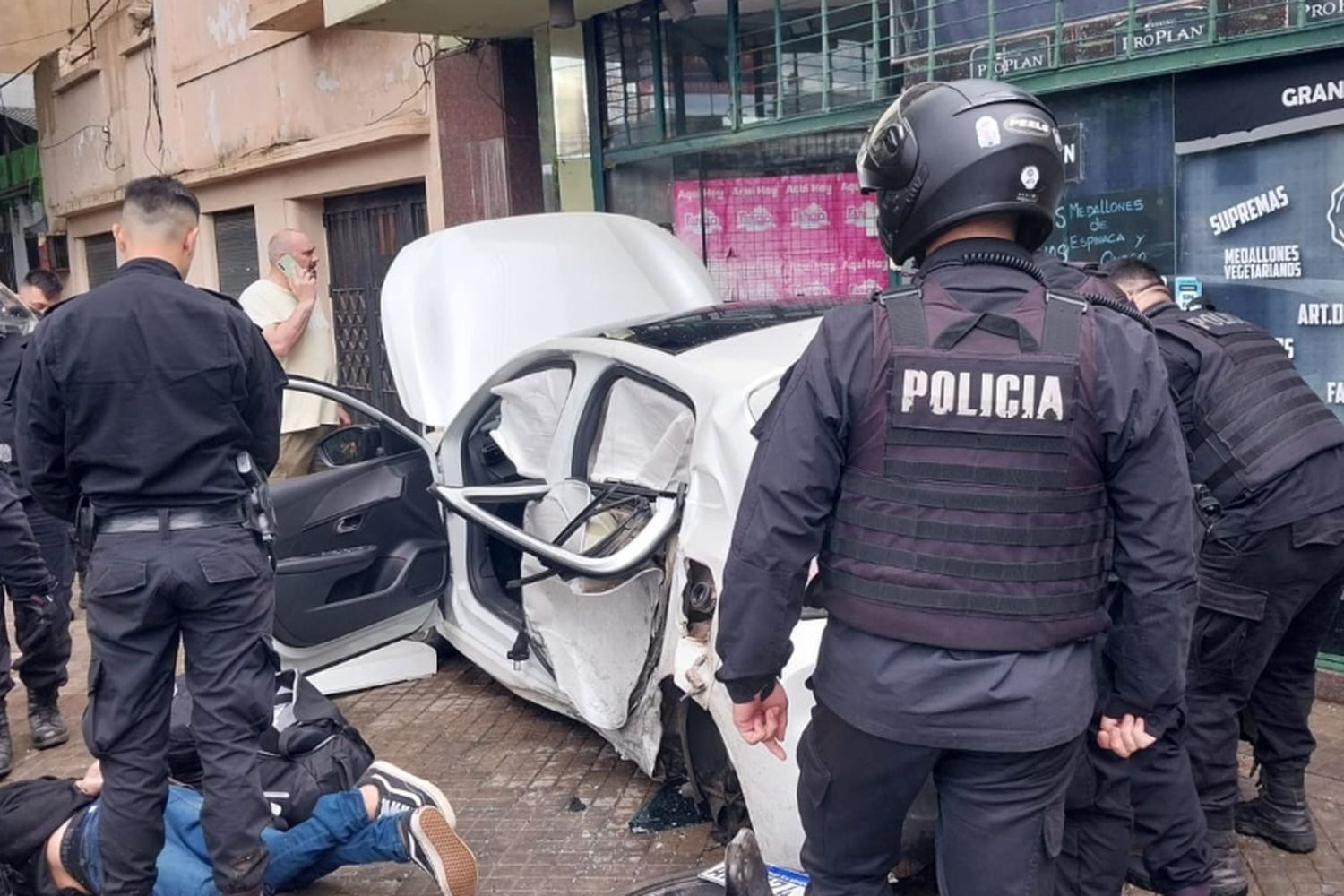 Persecución, choque y detenciones en el macrocentro de Rosario