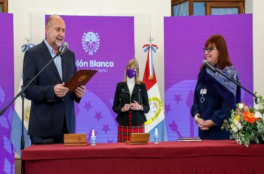 Perotti tomó juramento a Celia Arena, la nueva ministra de Igualdad, Género y Diversidad de Santa Fe