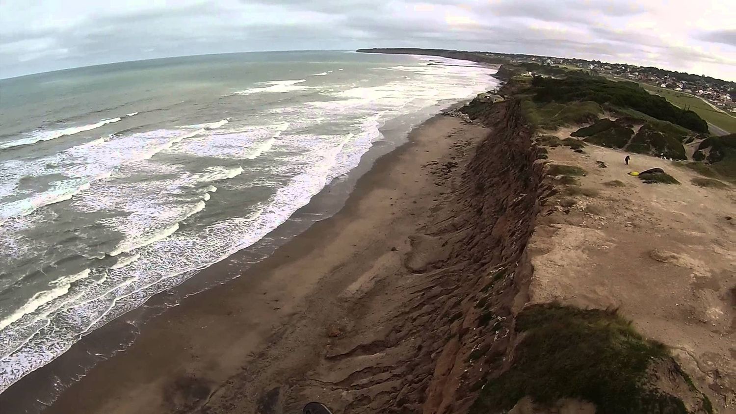 Le disparan tres tiros a un hombre en Playa Serena