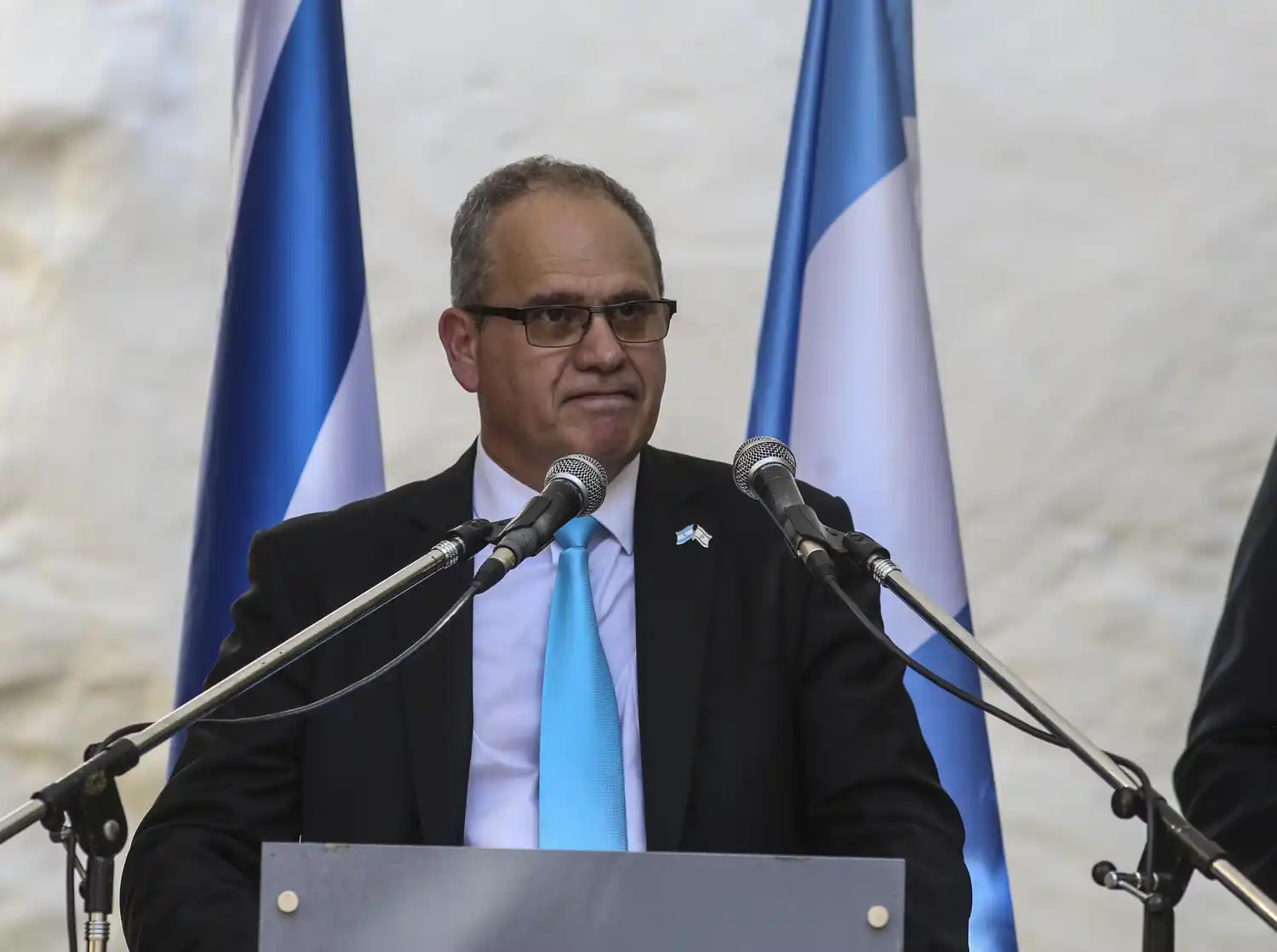 El embajador israelí en Argentina, Eyal Sela, habló en el acto conmemorativo del atentado contra la embajada de Israel.