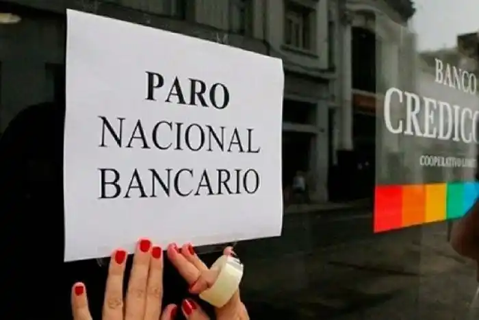 Viernes sin bancos: 48 horas más en suspenso para la semana que viene 