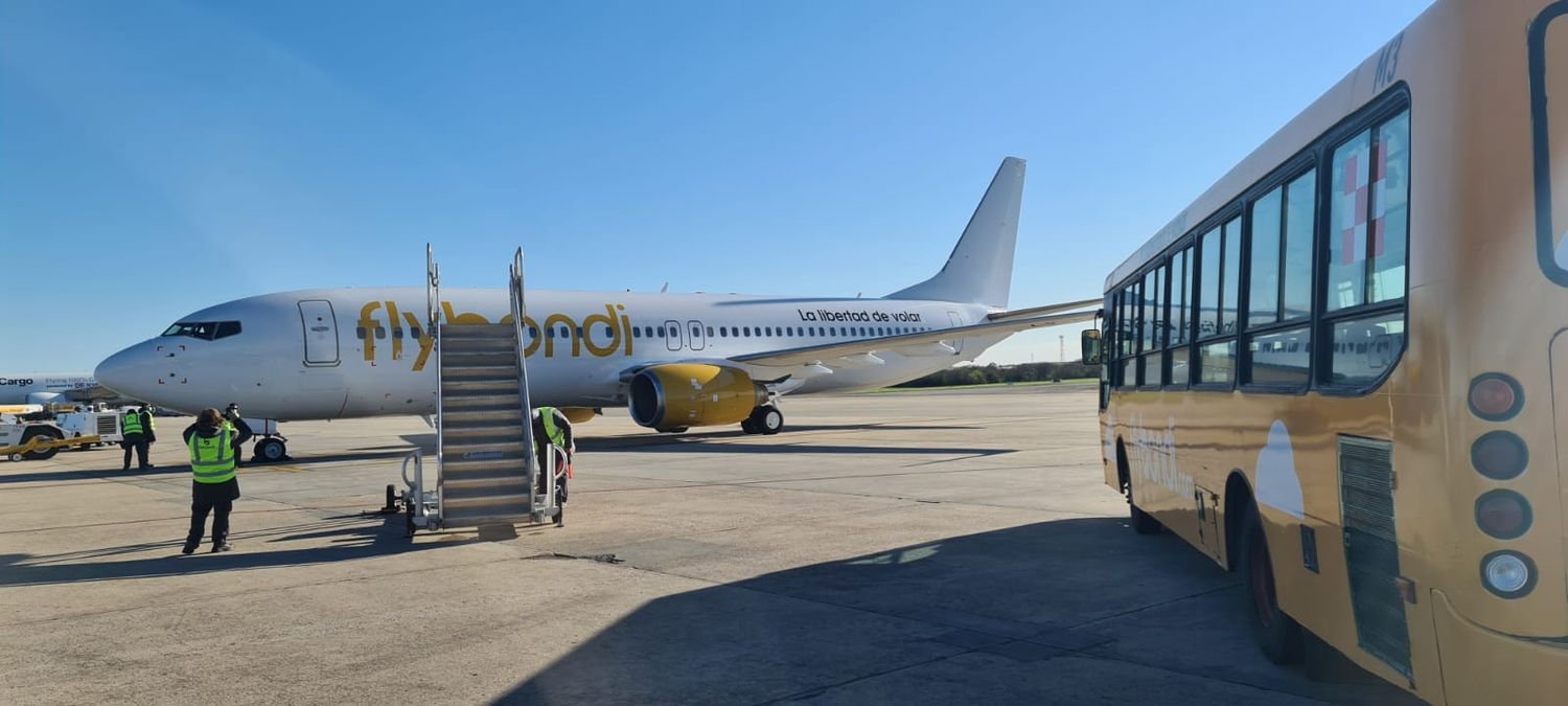 Llegó a Ezeiza el cuarto Boeing 737-800 (LV-KAY) de Flybondi