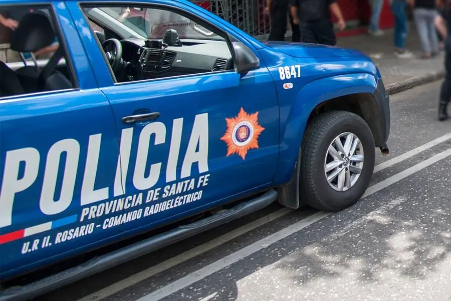 Furioso: como el vecino no le prestó la moto, le pinchó la rueda trasera en represalia