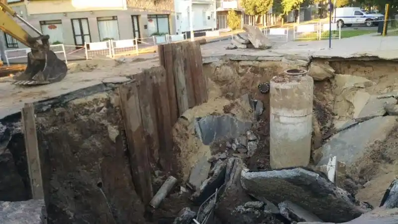 Se efectivizará la asistencia financiera para comercios y empresas afectados por el socavón de Urquiza y Boulevard