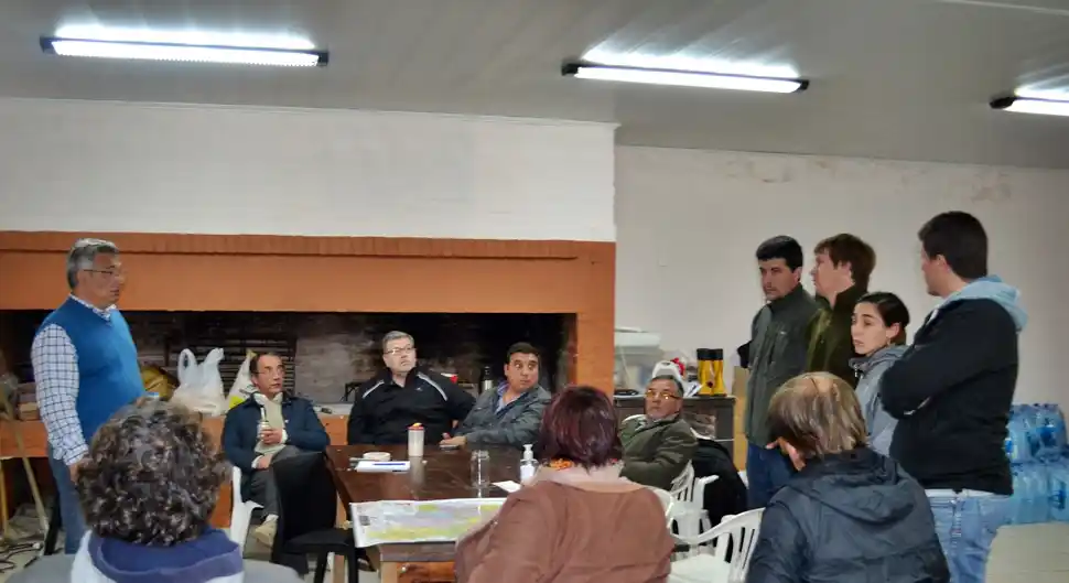 Inundaciones: Quedan 75 vecinos evacuados en Chacabuco