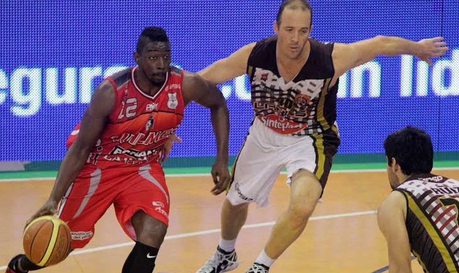 Quilmes se aseguró a Ivory Clark