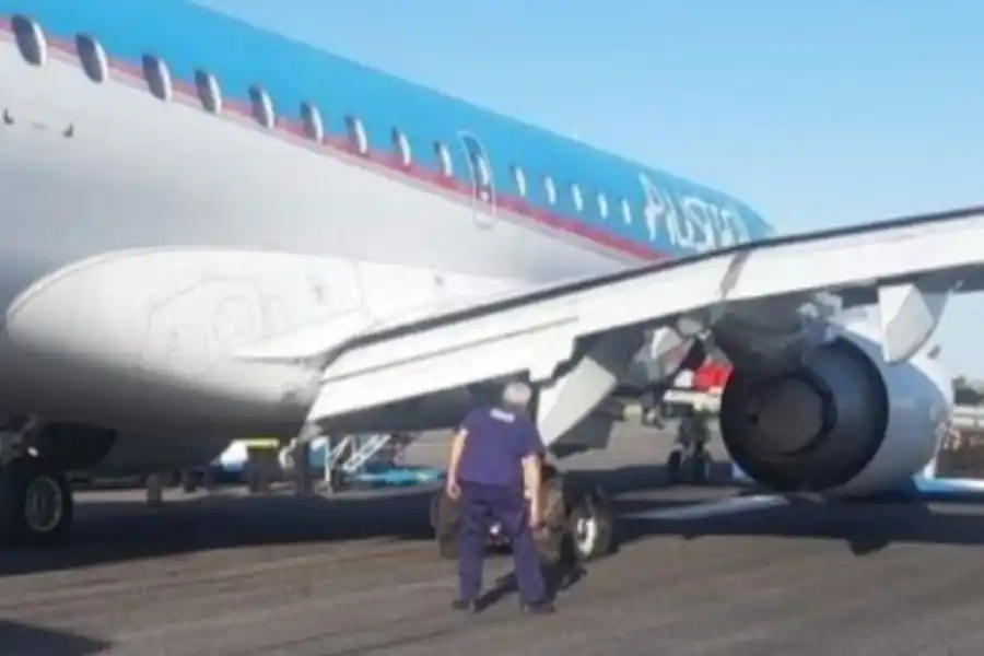 Desviaron un vuelo de Aerolíneas Argentina por la rotura de una cubierta