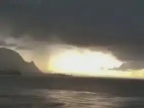 Impresionante retroceso del mar en Hawái tras el terremoto en Rusia