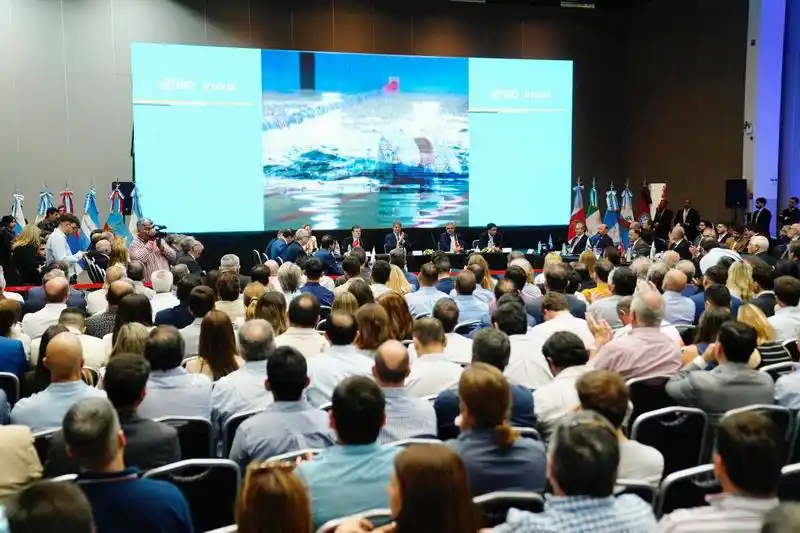 Reunión de gobernadores del Norte
Grande con directivos del Bid Invest