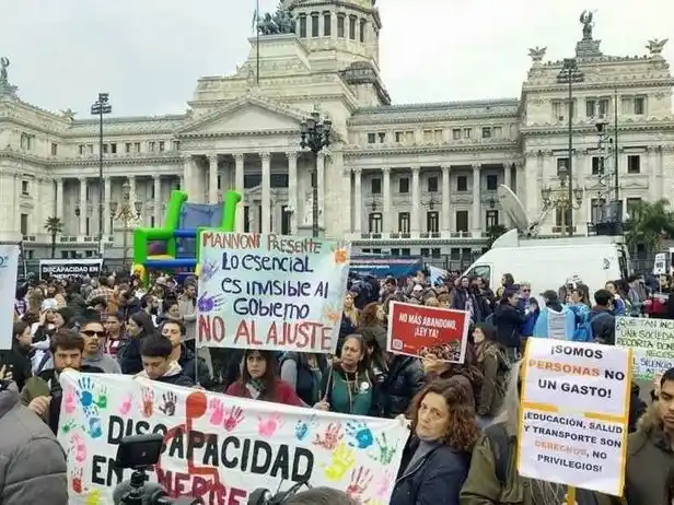 La ANDIS debe pagar una multa 
diaria de 100.000 pesos por no acatar 
la sentencia a favor de los discapacitados