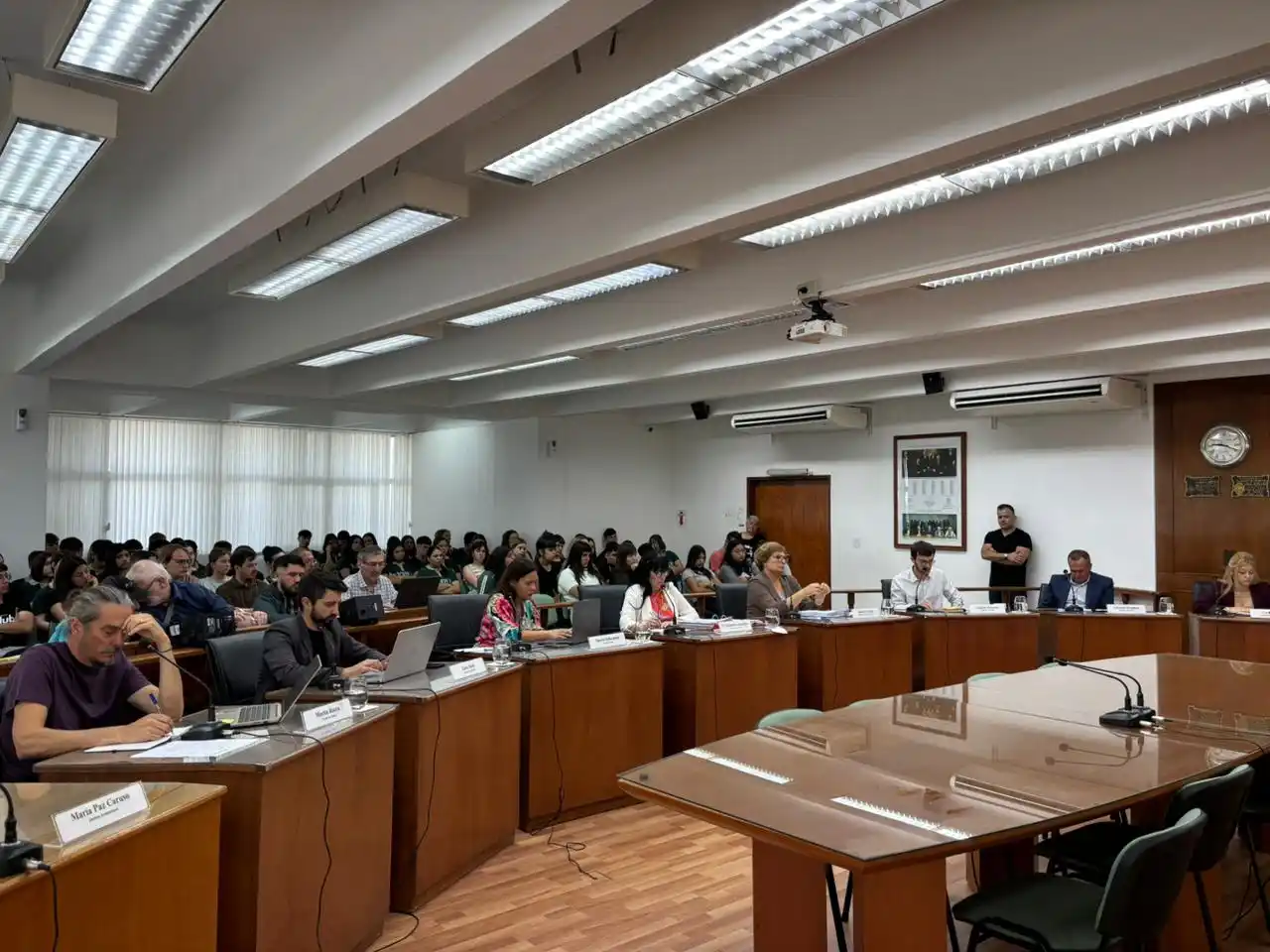 Ante una sala colmada de estudiantes de Concejo Joven, se desarrolló una nueva Sesión Ordinaria