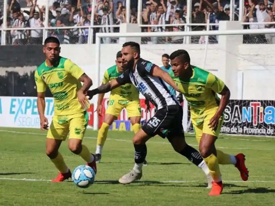 defensa  central cba