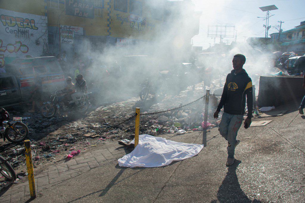¡CRISIS EN HAITÍ! Unos 14 cadáveres son ubicados en una zona acomodada de Puerto Príncipe
