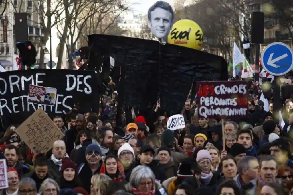 Francia: los sindicatos manifiestan que dialogarán si el gobierno retira la reforma jubilatoria