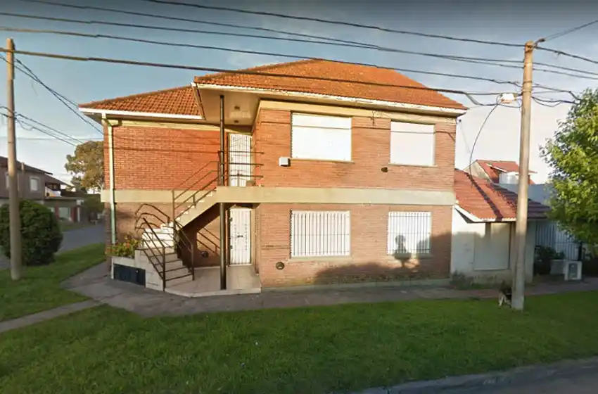 Ataron a una anciana de 96 años a una cama en un violento asalto