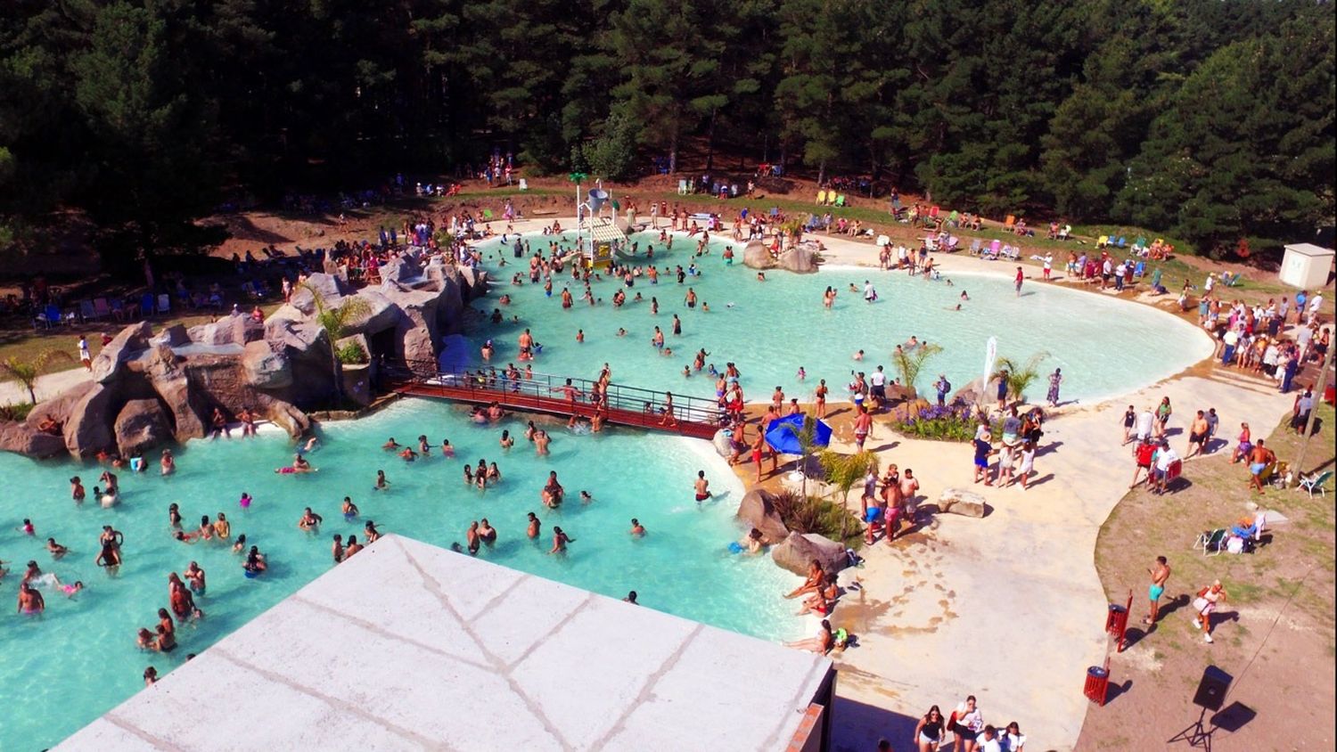 Espectacular balneario en San Cayetano: Cuánto sale la entrada al complejo caribeño “Aguas del Pinar”