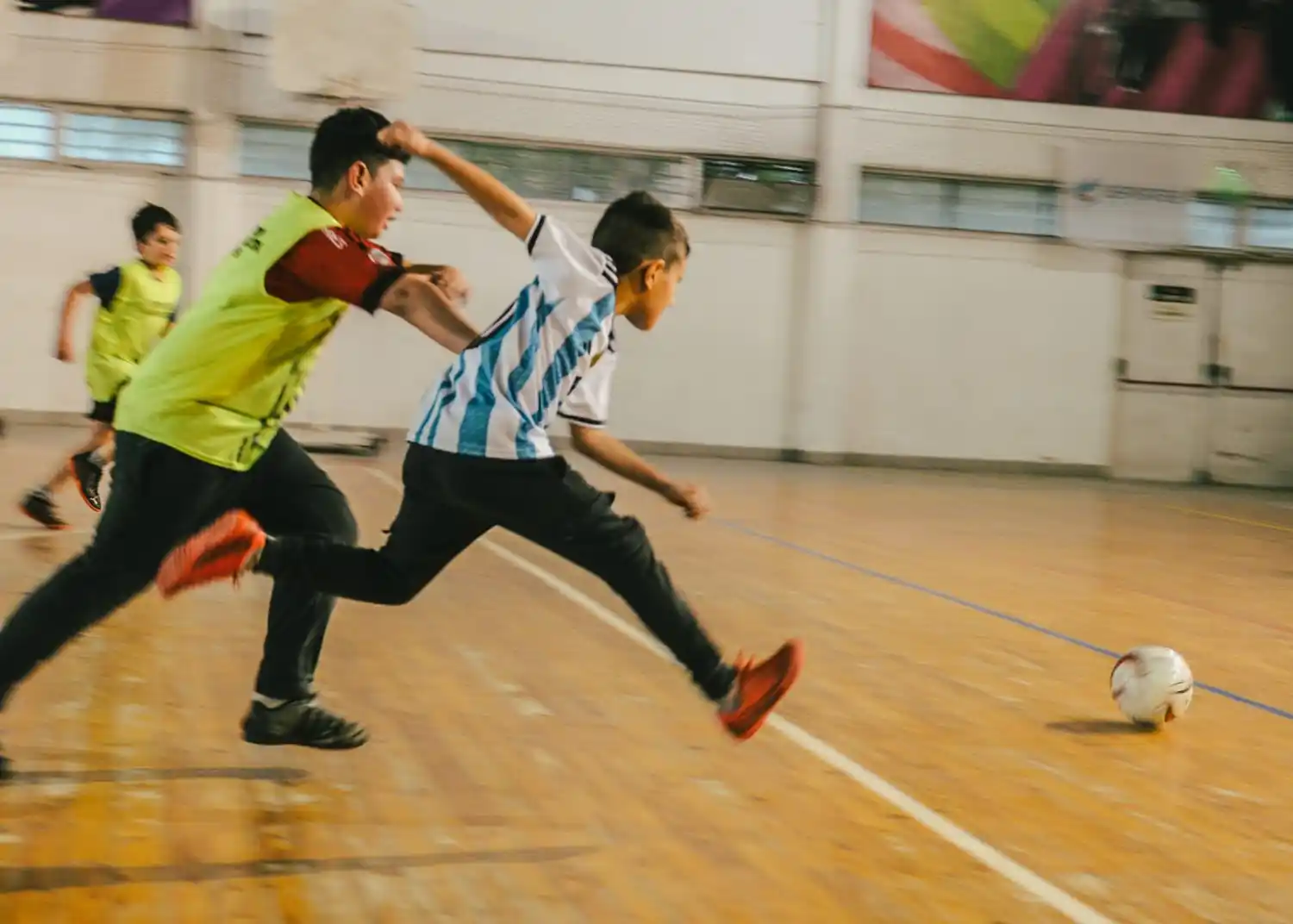 El programa otorga un voucher mensual que permite solventar actividades deportivas, culturales y artísticas.