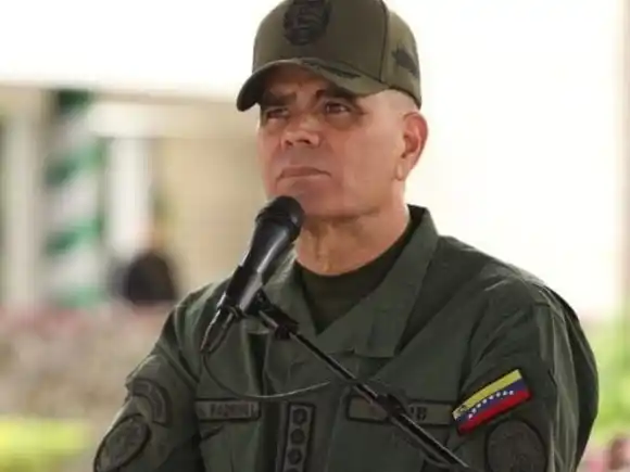 "No se equivoquen...estamos llamados  a defender la patria": Padrino López a Trinidad y Tobago