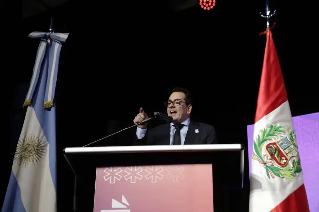 Provocador discurso del secretario de Cultura, Leonardo Cifelli,  abucheado en la Feria del Libro