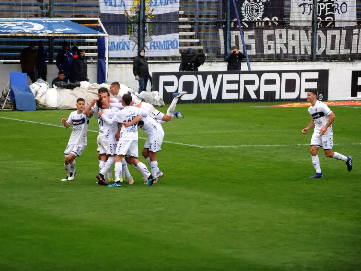 Gimnasia de La Plata ganó sobre la hora