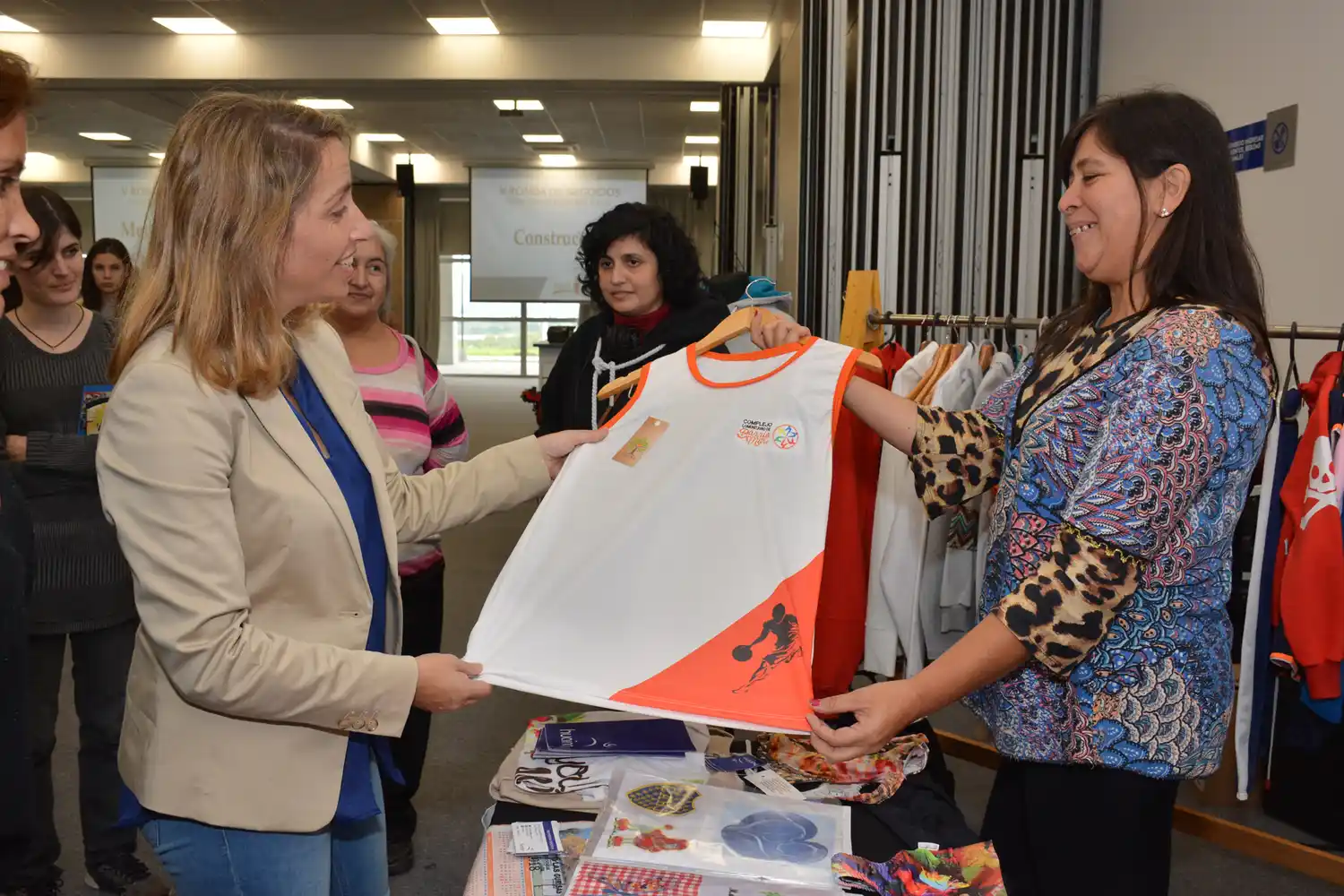 Emprendedores expusieron en la 5º ronda de negocios