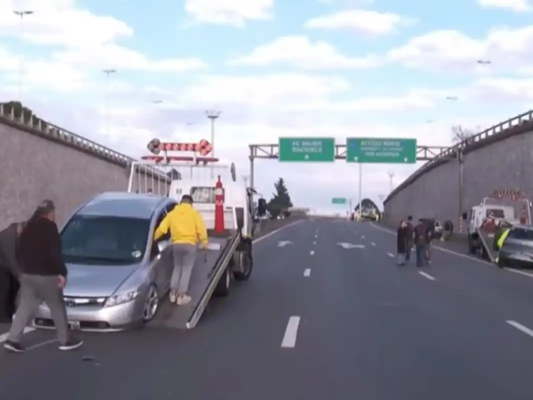 Un testigo presencial del hecho, en declaraciones televisivas, dijo que algunos de los vehículos involucrados estarían participando en una picada: