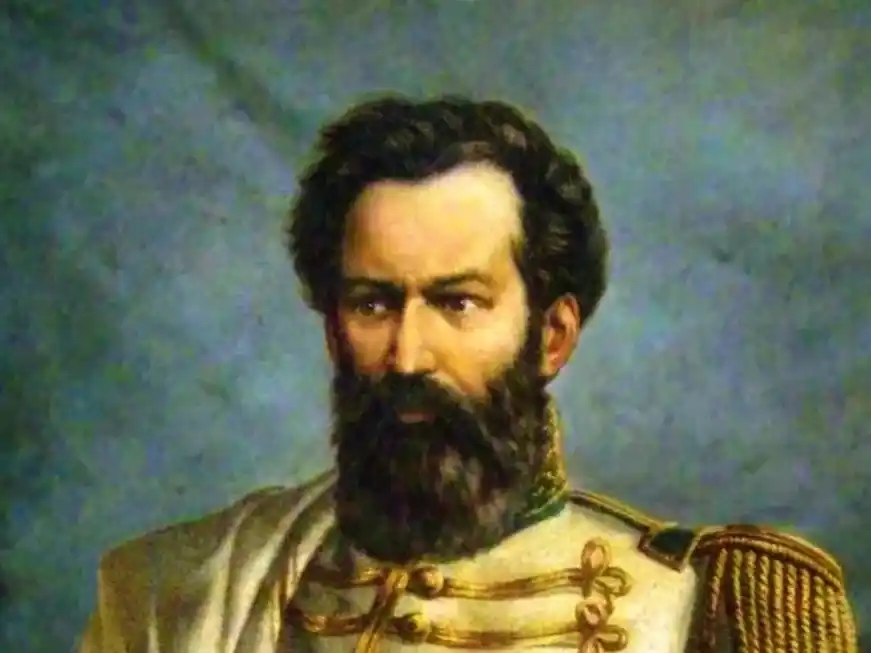 Entre el liderazgo popular y la desconfianza patriota, la figura del caudillo sigue en disputa.