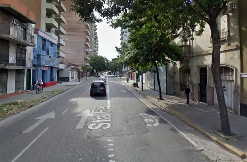 Ingresaron a su casa, lo hicieron arrodillar y lo golpearon salvajemente para robarle