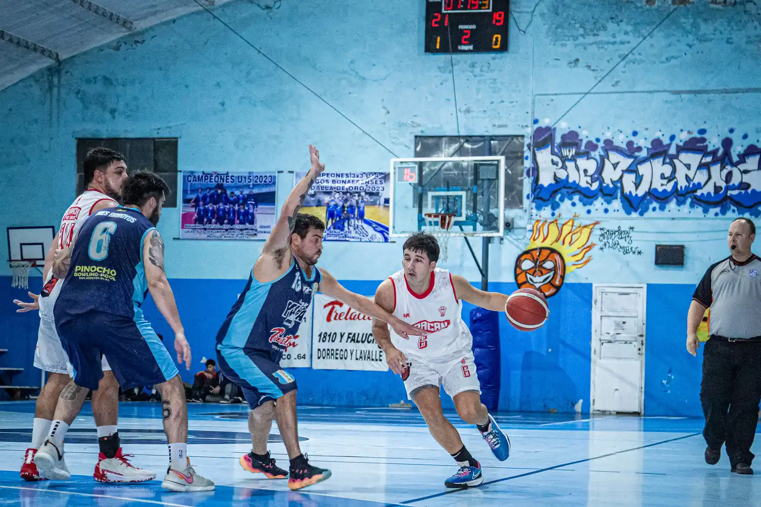 Básquet: Huracán recuperó la punta