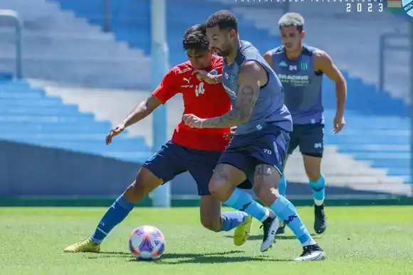 Racing ganó su primer amistoso ante Bolívar
