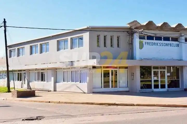 Firmat: roban cables, cervezas y cigarrillos en el Club Fredriksson