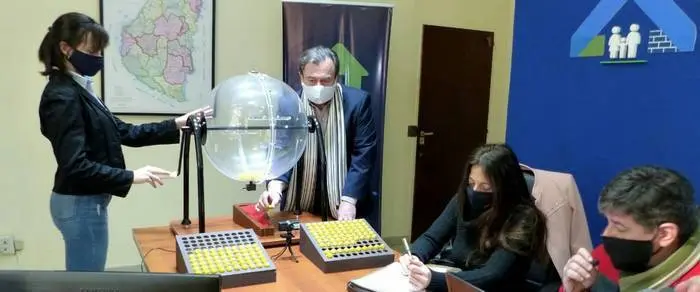 Familias de Larroque y Villaguay  salieron preadjudicadas en sorteo  de viviendas