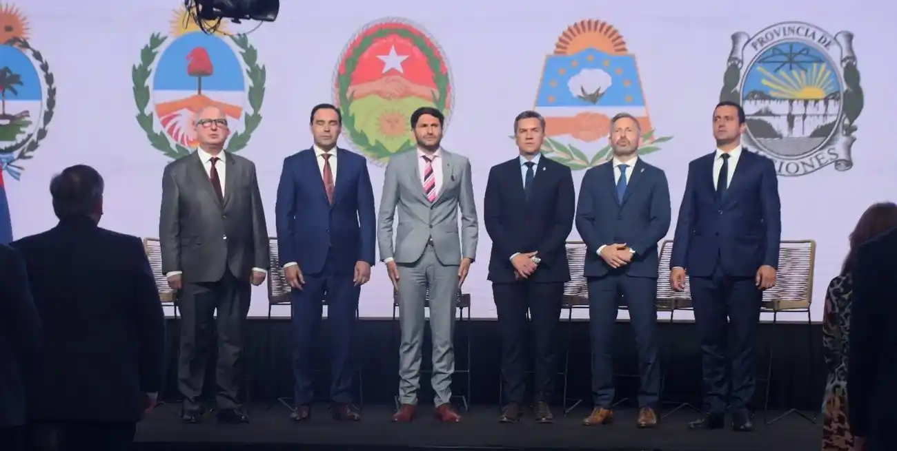 Delegaciones de seis provincias plantearon fuertes definiciones y reclamos al poder central histórico de Buenos Aires y en temas puntuales al gobierno de Javier Milei. Foto: Guillermo Di Salvatore.