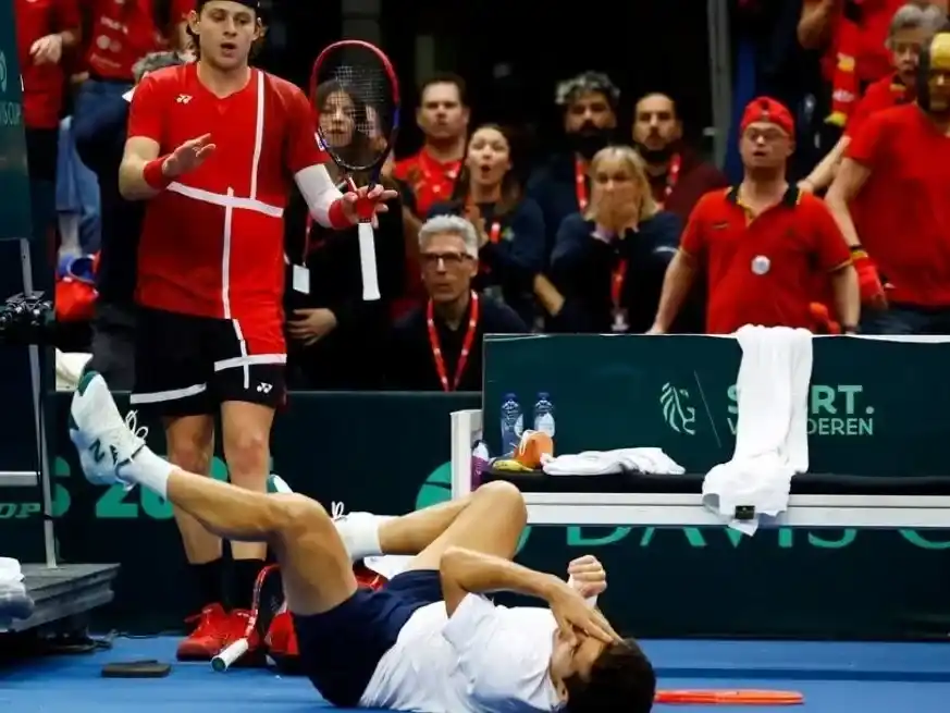 Bergs chocó contra Garin y se desató un escándalo. Crédito: REUTERS.