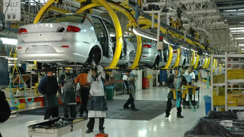 El gobierno trabaja en un acuerdo para reactivar el sector automotriz