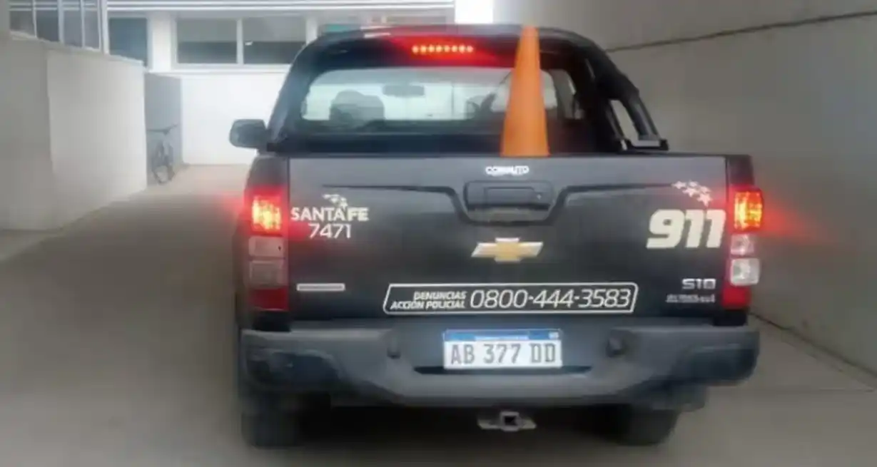 Móvil policial en que fue reanimado el nene de 2 años.