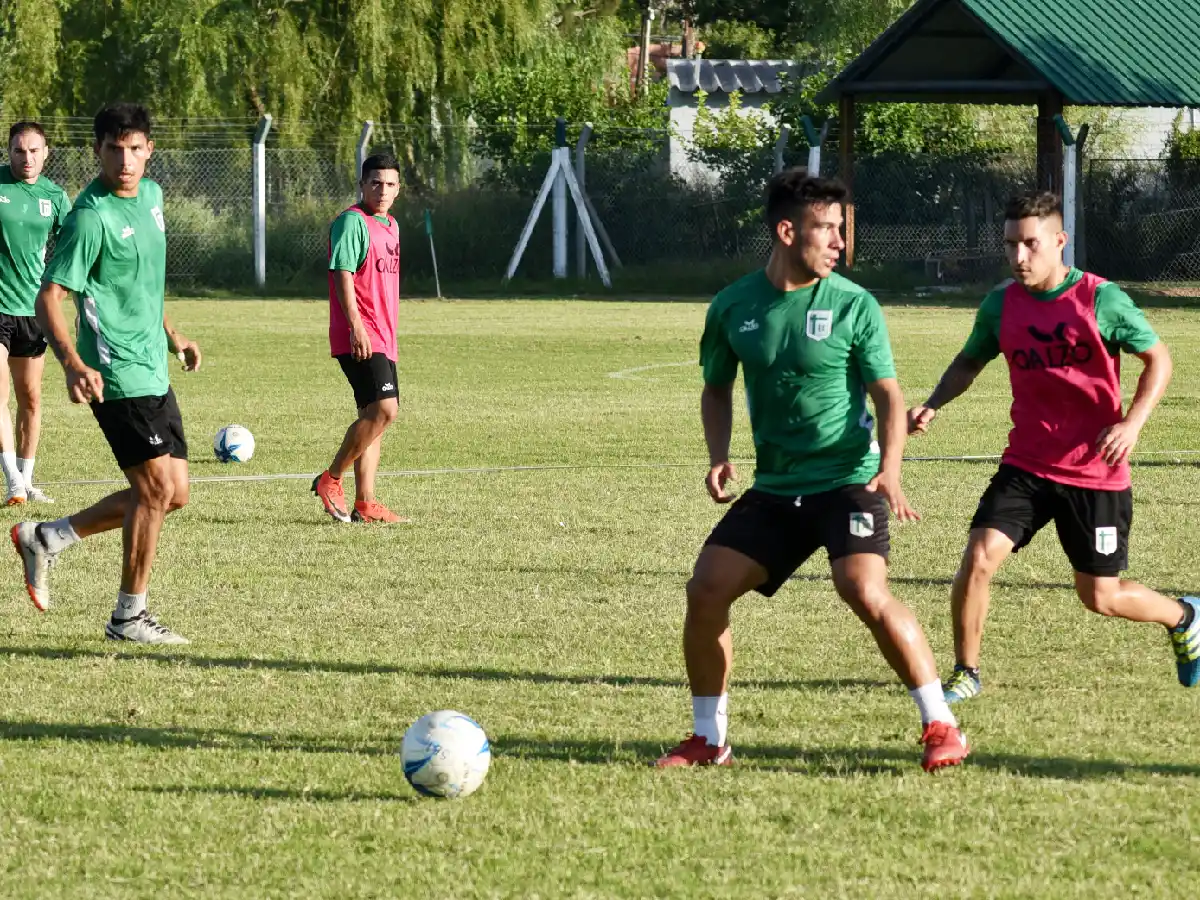 "Soy hincha de Sportivo y jugar con esta camiseta es indescriptible"