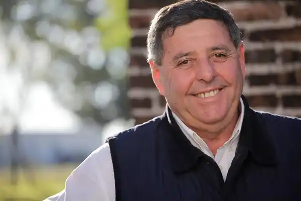 Alfredo De Ángeli se reunió con intendentes vecinalistas